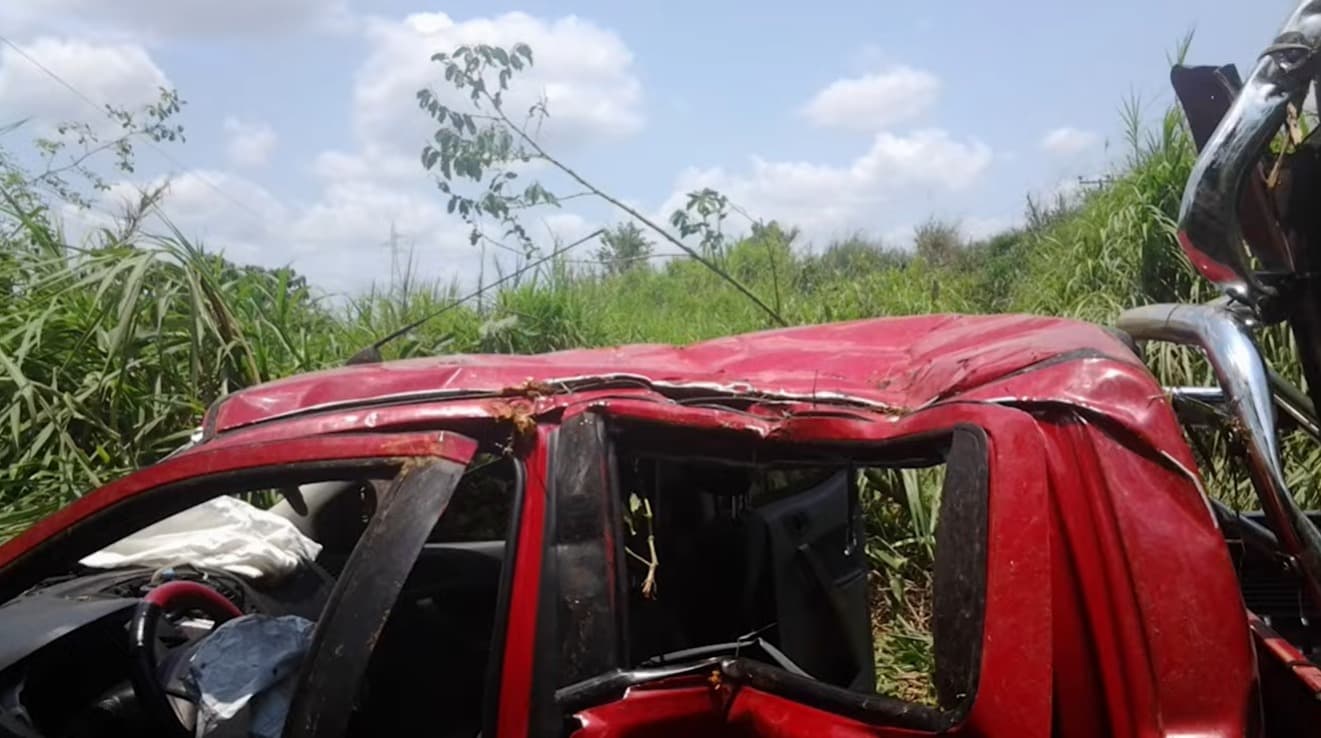 Acidente de carro - foto 2